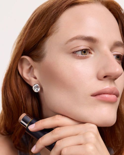 Model wearing Face Trace in Au Lait.
